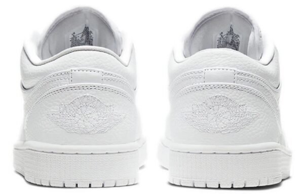Tenis Nike Air Jordan 1 Low 'Triple White' - Image 4